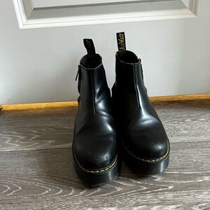 DOC MARTEN CHELSEA BOOTS - SIZE EU 38 (US 7.5) - BLACK W/ ZIPPER